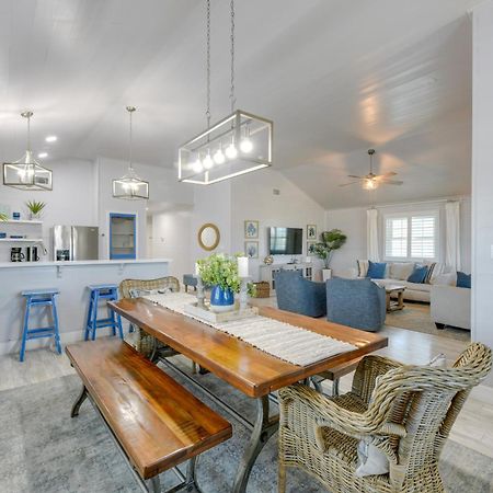 Trendy Port Aransas Home With Private Pool And Deck! Bagian luar foto