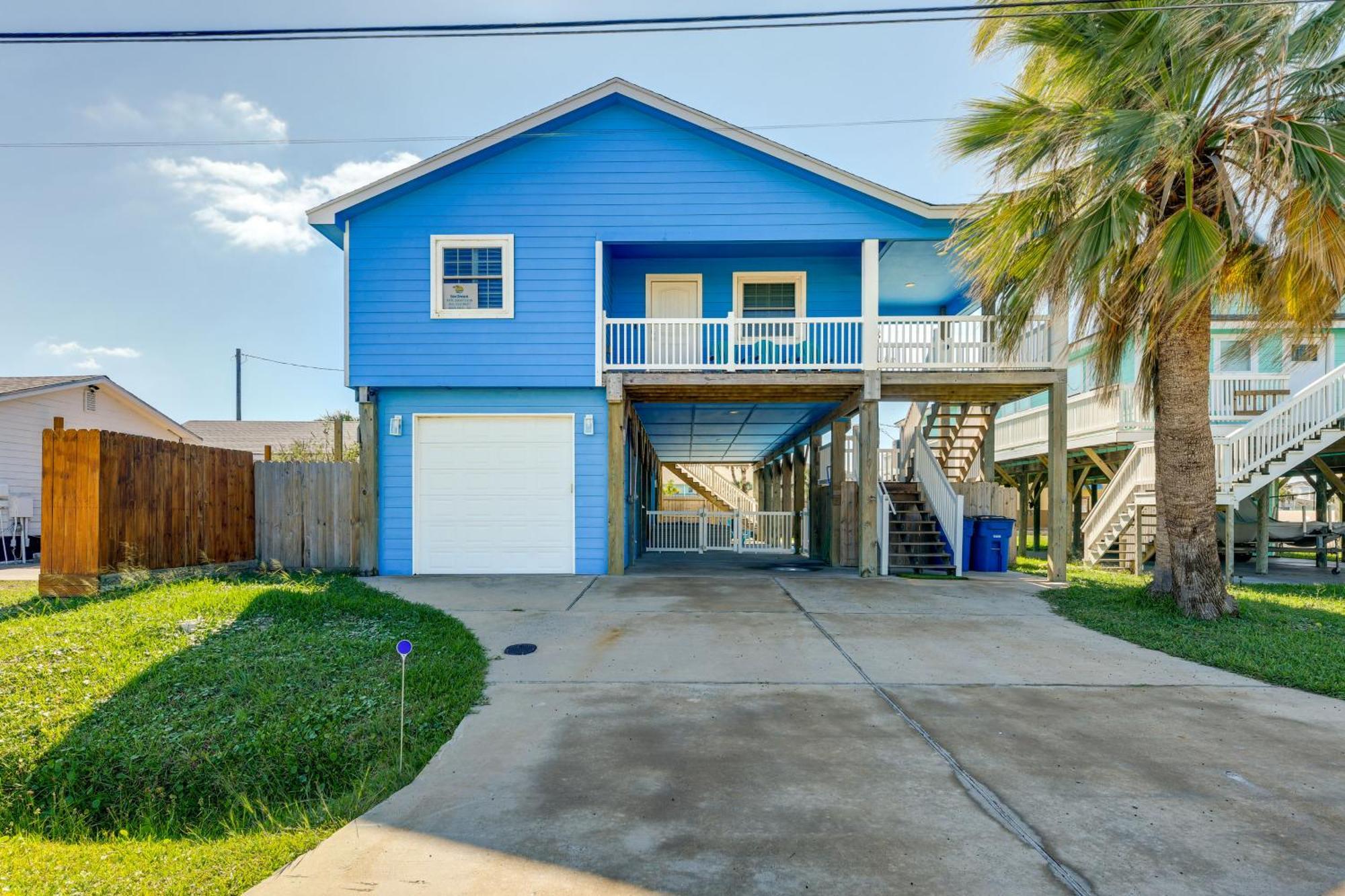 Trendy Port Aransas Home With Private Pool And Deck! Bagian luar foto