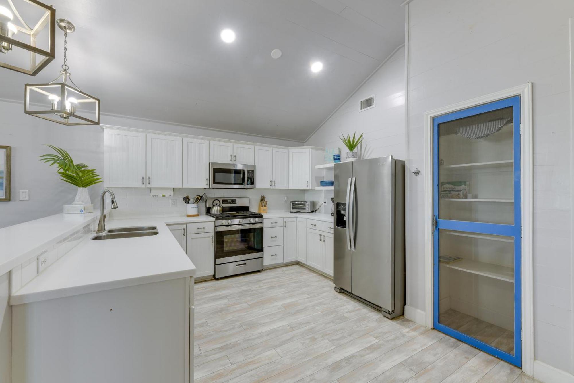 Trendy Port Aransas Home With Private Pool And Deck! Bagian luar foto