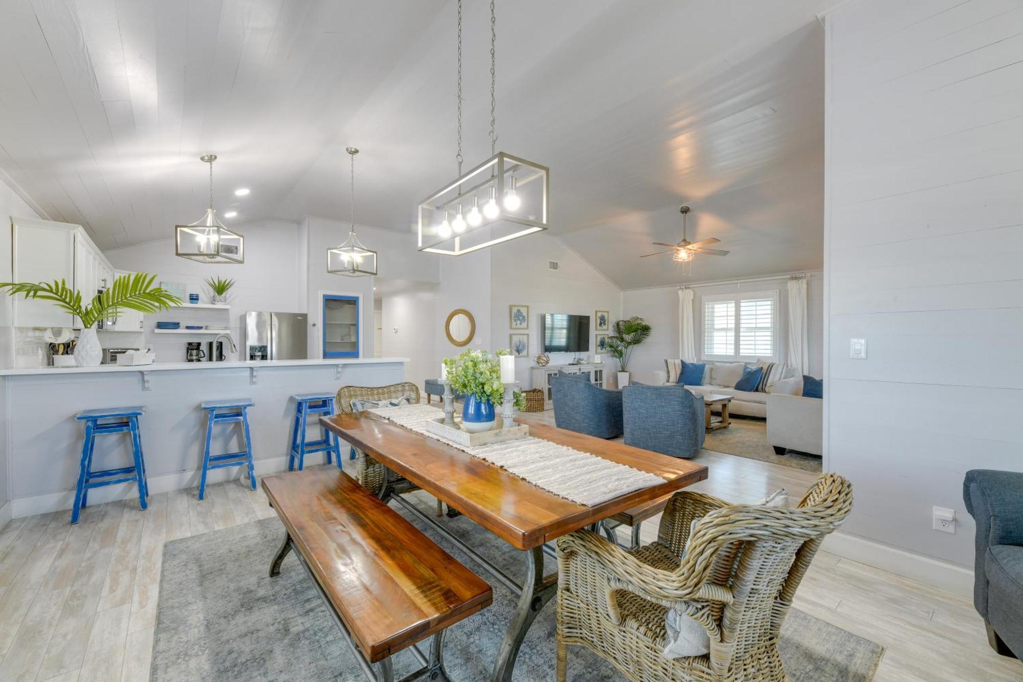 Trendy Port Aransas Home With Private Pool And Deck! Bagian luar foto