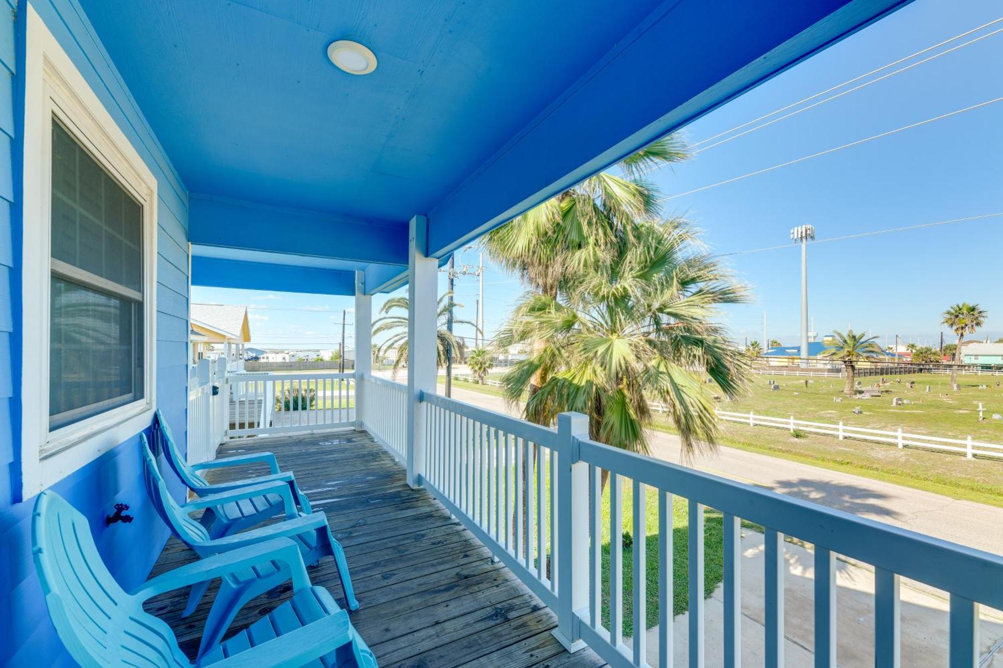 Trendy Port Aransas Home With Private Pool And Deck! Bagian luar foto